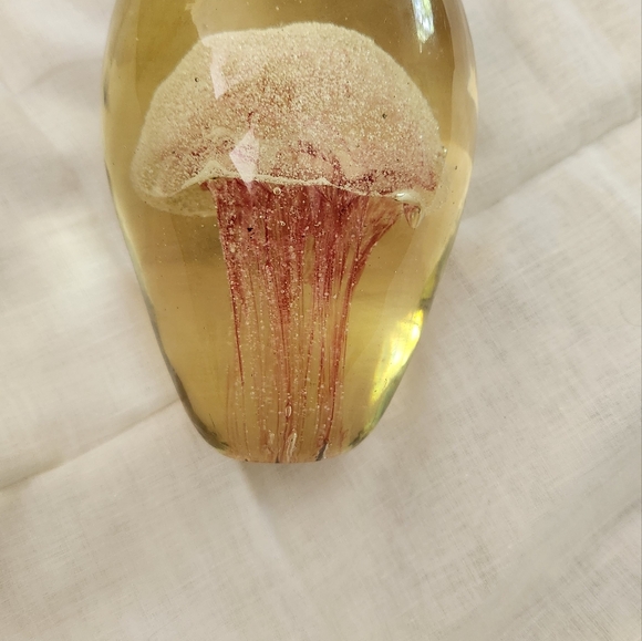 Jellyfish Glass Paperweight Decoration - Picture 3 of 16